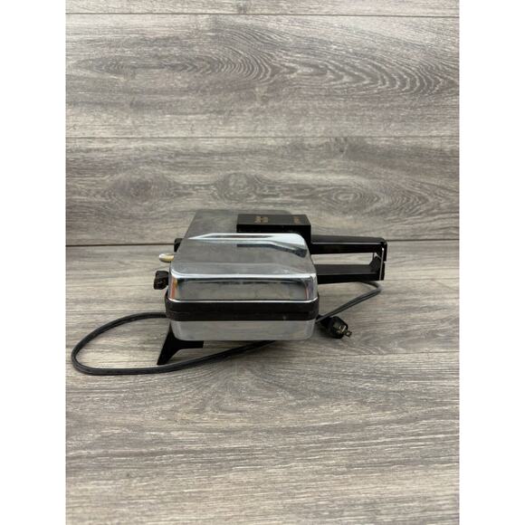 Villaware Belgian Waffler Waffle Maker Model 3300 Vintage USA - Picture 6 of 8